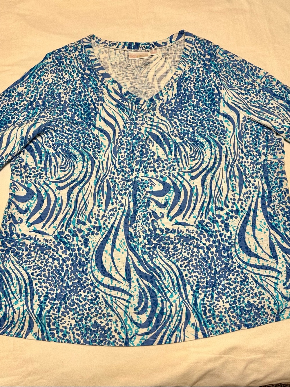 Belle by Kim Gravel Women’s Blue Animal Print Slub Knit V-Neck Top